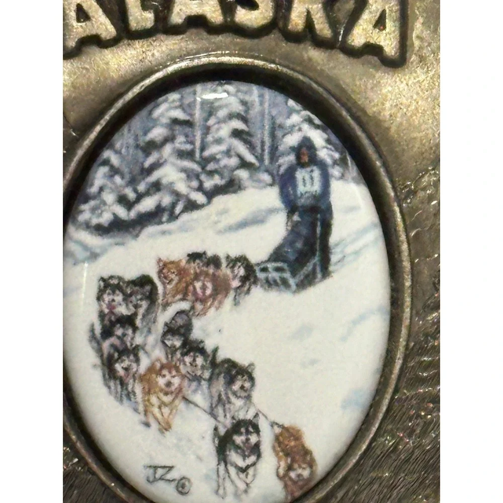 Alaska Dog Sled Belt Buckle Julie Zsupnik Artistic Impressions Vintage USA Made
